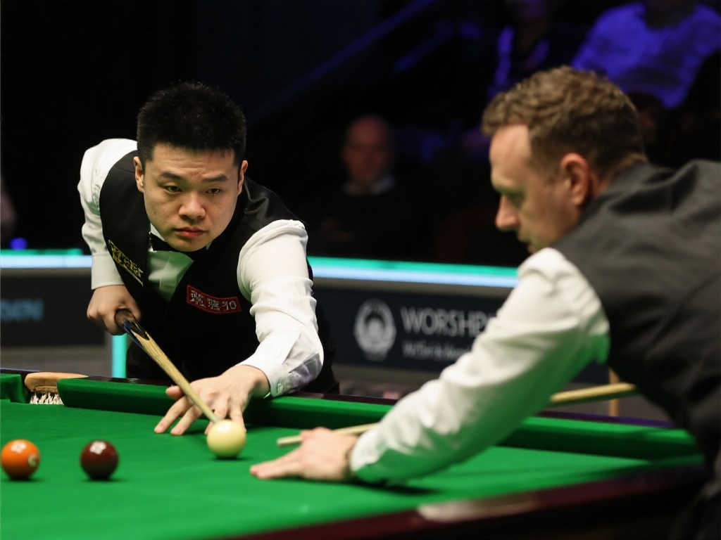 他正努力引 他正努力引